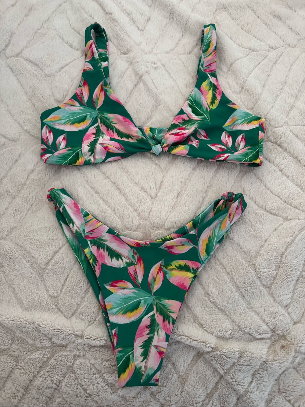 Tropical Skatie Leaf Print Green Bikini Set